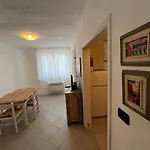 Casina In * Cecina (Livorno)